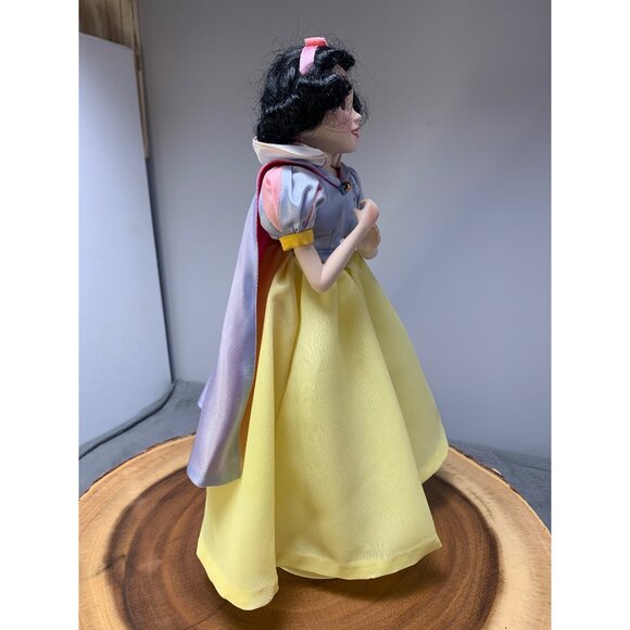 Snow White Ashton Drake Disney Princess Doll Collectible with Yellow Dress & Red - Picture 2 of 10